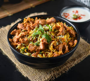Chicken Hyderabadi Dum Biryani(served In 75oml Box)