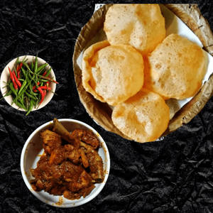 Luchi [ 4pcs ]  & Chicken Kasha [ 2 Pcs ]