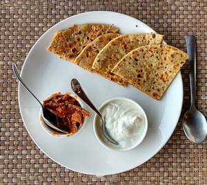 Stuffed Parantha with Dahi and Butter