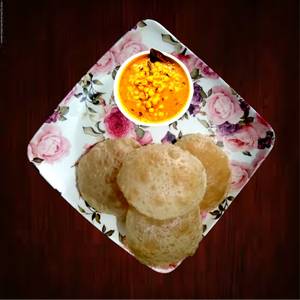 Luchi (6 Pcs) + Bengali Style Chana Daal