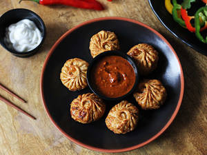 Classic Vegetable Fried Momos ( 6 Pieces )