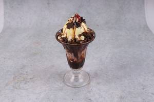 Cookie Cream Sundae
