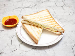 Cheese & Pesto Tomato Sandwich