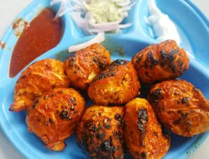 Tandoori Chicken Momos (6Pcs)