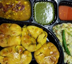 Sattu Onion Bati With Dal And Chokha (4 Pcs)