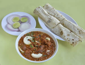 Butter Chicken & Rumali Roti (4 Pcs)