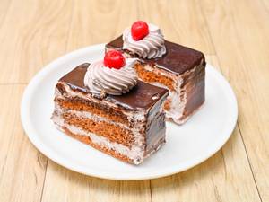 Eggless Chocolate Pastry (1 Pc)