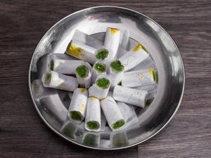 Kaju Pista Roll