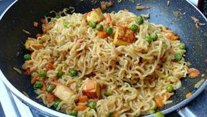 Schezwan Paneer Maggie