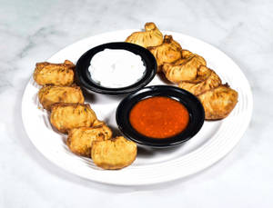 Veg Fried Momos (10 Pcs)