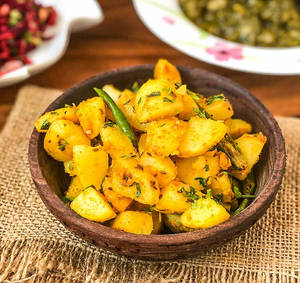 3 Pcs Butter Paratha + Aloo Jeera + Lahsun Chutney + Salad