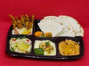 Chicken Hummus Platter With Pita
