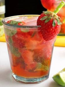 Red Strawberry Mojito