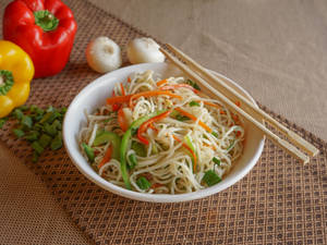 Veg Hakka Noodles