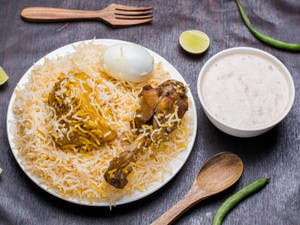 Amritsari Chicken Biryani With Mix Raita