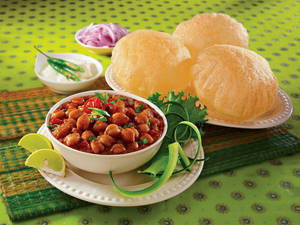 3 Poori With Chole