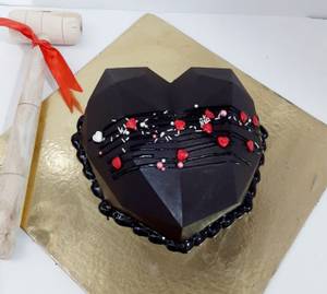Pinata Heart Shape Cake 500gms ( Eggless)