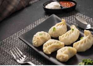 Chicken Steamed Momos [6 Pieces]
