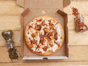 Cheese And Barbeque Chicken Pizza
