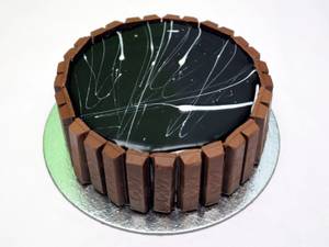 Full Kit Kat Choclate Cake (eggless)