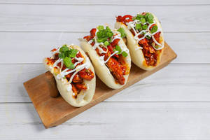 Schezwan Paneer Bao [3 Pieces]