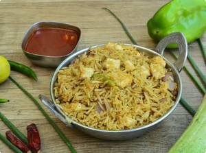 Paneer Biryani With Raita (2box,serve2)