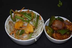 Chicken Noodles With Chili Chicken