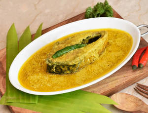 Sorshe Illish Bhapa