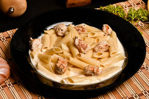 Pollo Alfredo Chicken White Cheese Pasta