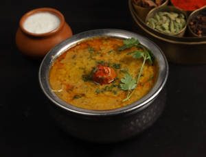 Veg Dal Khichdi Tadka