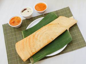 Plain Dosa (Served with chutney and sambar)