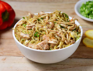 Chicken Hakka Chow Mein
