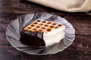 Black & White Waffle