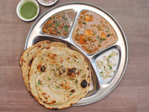 Laccha Parantha Thali