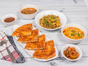 Paneer Paratha Thali
