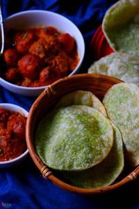 Mattar Kachori 4 Pcs + Aloo Dum