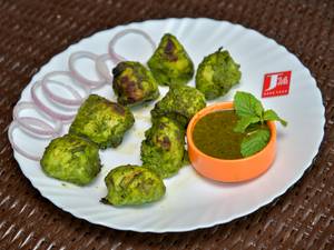 Hariyali Tikka (Chicken)