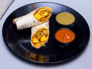 Egg chilli paneer roll