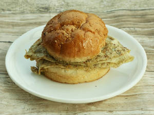 Bun Omelette