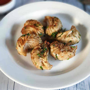 Veg Fried Momos With Cheese Dip (6 Pcs)