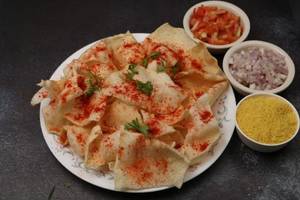 Butter Khichiya Masala Papad