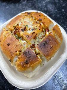 Cheesy Garlic Pav