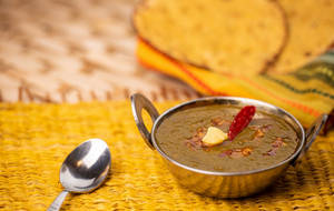 Sarson Ka Saag With Makki Rotis