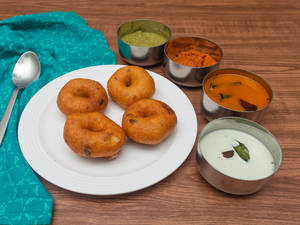 Vada  (4pcs)