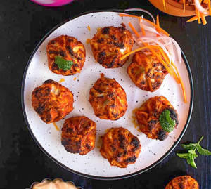 Veg Tandoori Momos ( 6 Pcs )