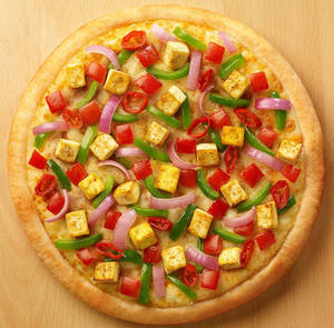 Regular Onion, Capsicum, Corn & Red Paprika Pizza