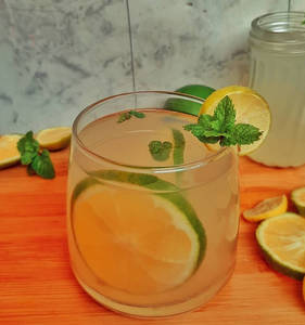 Lemon And Honey Detox Water