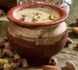 Spl pot kulfi badam pista