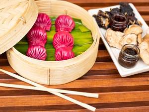 Celery & chicken in beetroot casing (6 Pieces)