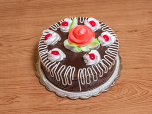Creamy Dark Chocolate Cake ( 1.5 lbs ) 680 grams